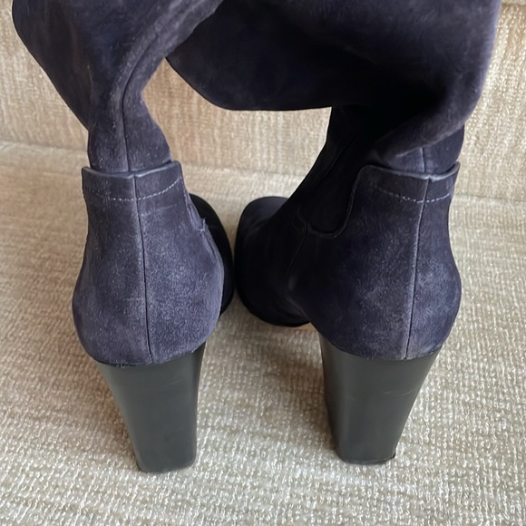 Navy suede high to the knee suede boot. Size 7 - Picture 4 of 7